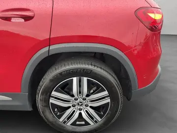 MERCEDES-BENZ EQA 300 4Matic Progressive Advanced Pano Smart