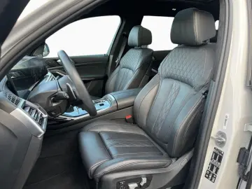 BMW X7 xDr40i MSPORT SkyLounge Massage Ventilation SoftClose