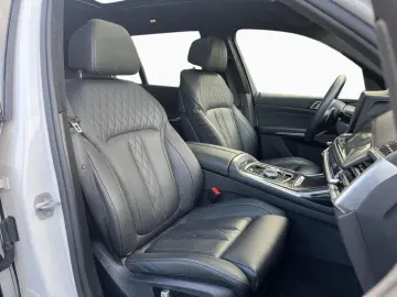 BMW X7 xDr40i MSPORT SkyLounge Massage Ventilation SoftClose