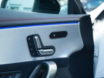 MERCEDES-BENZ CLA 220d 4M AMG 9G LED PANO MMRY BURM 19