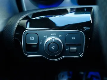 MERCEDES-BENZ CLA 220d 4M AMG 9G LED PANO MMRY BURM 19