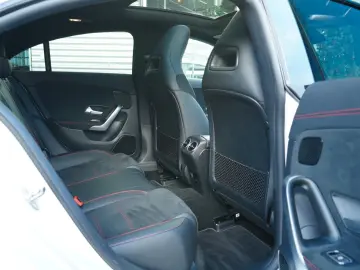 MERCEDES-BENZ CLA 220d 4M AMG 9G LED PANO MMRY BURM 19