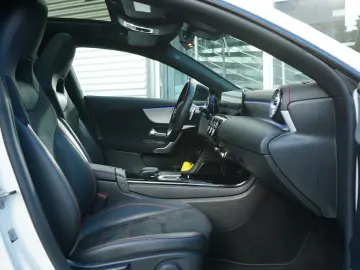 MERCEDES-BENZ CLA 220d 4M AMG 9G LED PANO MMRY BURM 19