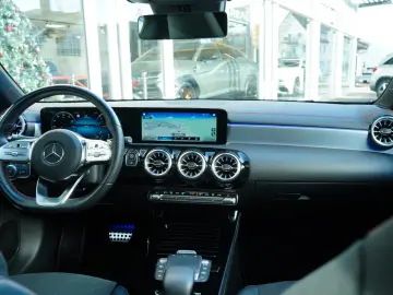 MERCEDES-BENZ CLA 220d 4M AMG 9G LED PANO MMRY BURM 19