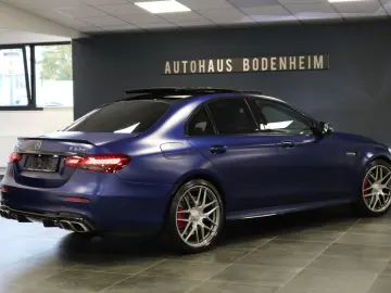 MERCEDES-BENZ E63 S AMG 4Matic  HEADUP PANO 360  BURMESTER