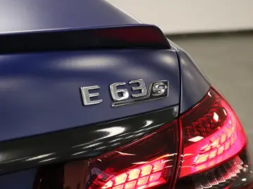 MERCEDES-BENZ E63 S AMG 4Matic  HEADUP PANO 360  BURMESTER