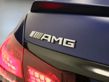 MERCEDES-BENZ E63 S AMG 4Matic  HEADUP PANO 360  BURMESTER