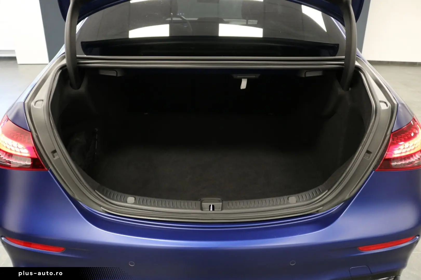 MERCEDES-BENZ E63 S AMG 4Matic  HEADUP PANO 360  BURMESTER