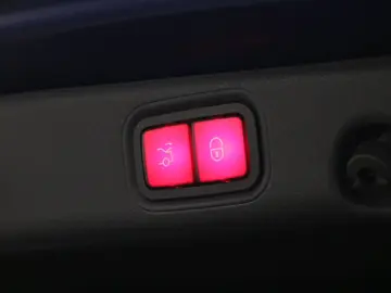 MERCEDES-BENZ E63 S AMG 4Matic  HEADUP PANO 360  BURMESTER