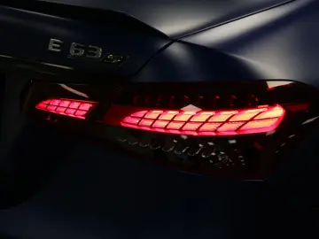 MERCEDES-BENZ E63 S AMG 4Matic  HEADUP PANO 360  BURMESTER