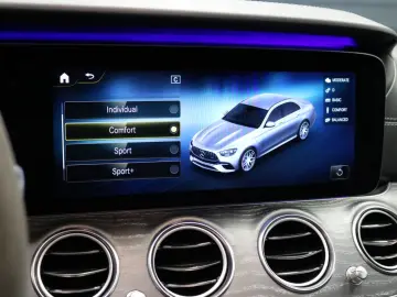 MERCEDES-BENZ E63 S AMG 4Matic  HEADUP PANO 360  BURMESTER