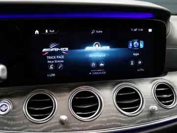 MERCEDES-BENZ E63 S AMG 4Matic  HEADUP PANO 360  BURMESTER