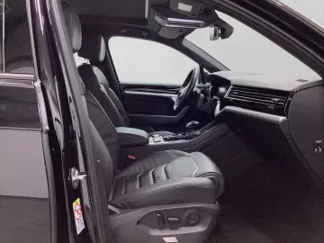 VW Touareg 3.0 TDI 4M PANO KAMERA LEDER