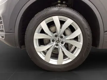 VW Touareg 3.0 TDI 4M PANO KAMERA LEDER