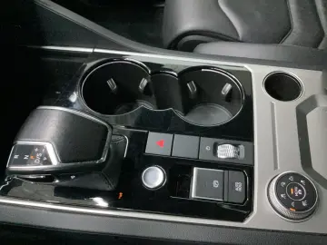 VW Touareg 3.0 TDI 4M PANO KAMERA LEDER