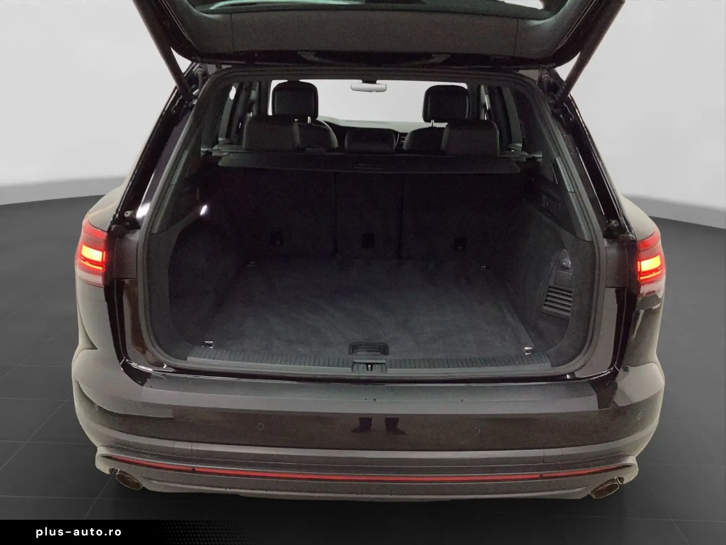 VW Touareg 3.0 TDI 4M PANO KAMERA LEDER