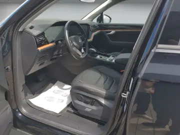 VW Touareg 4Motion 3.0 TDI AHK Pano ACC PDC VC DAB