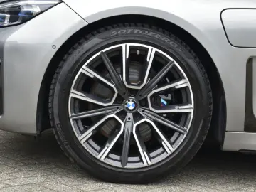 BMW 745 7-serie 745e High Executive