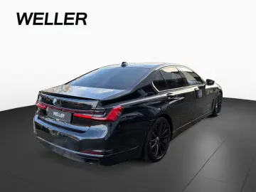 BMW 750iA xDrive Laser StHz FernP GSD Massage KomSi