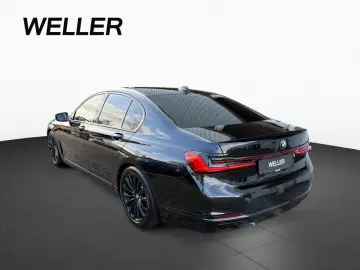 BMW 750iA xDrive Laser StHz FernP GSD Massage KomSi