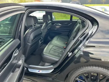 BMW 730d xDrive Limousine M Sportpaket Head-Up LASER