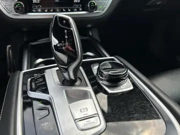 BMW 730d xDrive Limousine M Sportpaket Head-Up LASER