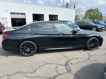 BMW 730d xDrive Limousine M Sportpaket Head-Up LASER