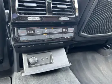 VW Touareg 3.0 TDI R-Line Matrix Panorama Massage