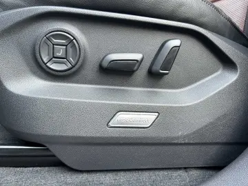 VW Touareg 3.0 TDI R-Line Matrix Panorama Massage