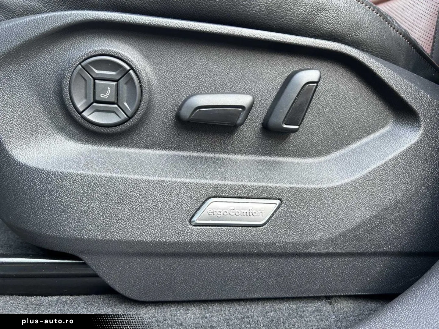 VW Touareg 3.0 TDI R-Line Matrix Panorama Massage