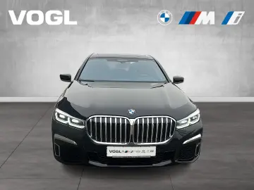BMW 750i xDrive Limousine