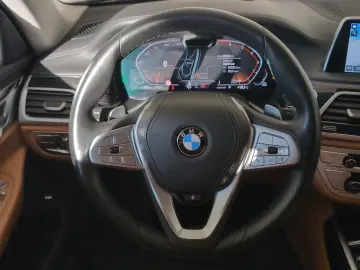 BMW 750i xDrive Limousine Navi LED Glasdach Standhz