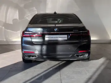 BMW 750i xDrive Limousine Navi LED Glasdach Standhz