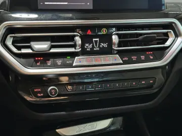 BMW X3 xDrive 30 e AHK LED Navi dig.Cockpit Leder