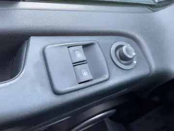 NISSAN NV300 Kombi COMFORT L1H1 2 7t 8-Sitzer Klima