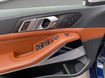 BMW X5 xDrive 40d M-Sport Navi LED  Panoramic HUD B&W