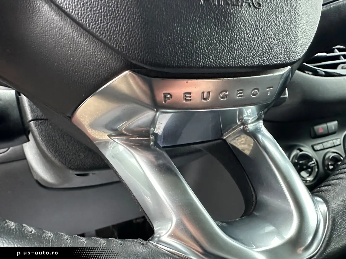 Peugeot 208 2019 128K km EURO 6