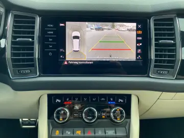 SKODA Kodiaq 1.5 TSI DSG L&K AHK ACC Navi Kamera LED