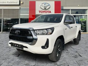 TOYOTA Hilux 2.8 D-4D Double Cab Comfort AHK Nav KAM SH