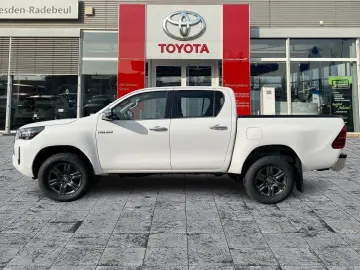 TOYOTA Hilux 2.8 D-4D Double Cab Comfort AHK Nav KAM SH