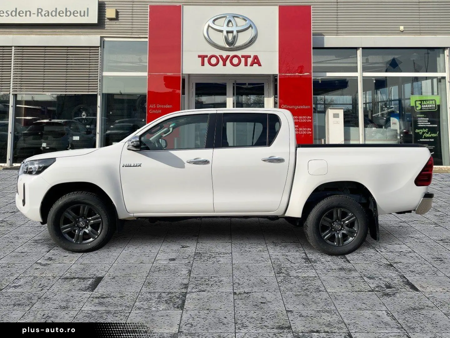 TOYOTA Hilux 2.8 D-4D Double Cab Comfort AHK Nav KAM SH