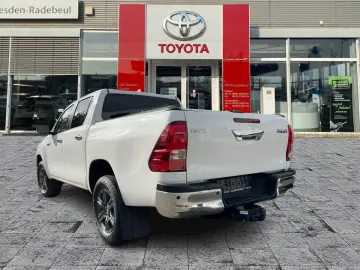 TOYOTA Hilux 2.8 D-4D Double Cab Comfort AHK Nav KAM SH