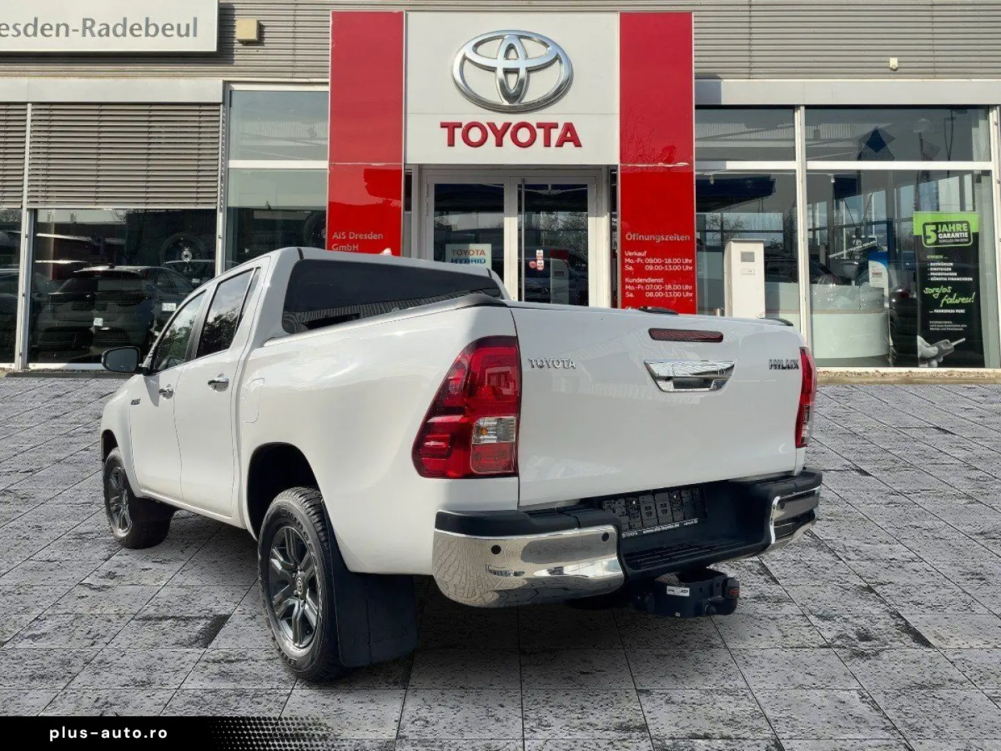 TOYOTA Hilux 2.8 D-4D Double Cab Comfort AHK Nav KAM SH