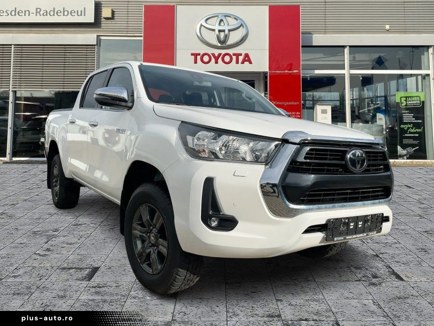 TOYOTA Hilux 2.8 D-4D Double Cab Comfort AHK Nav KAM SH