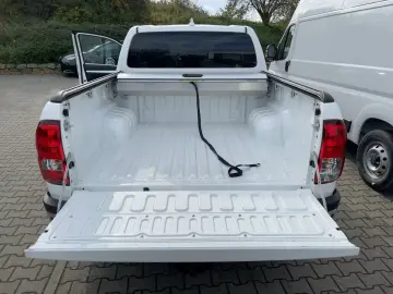 TOYOTA Hilux 2.8 D-4D Double Cab Comfort AHK Nav KAM SH