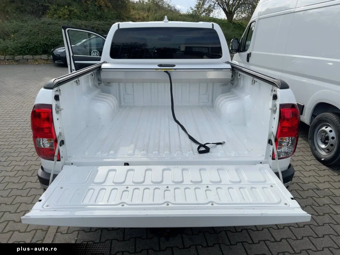 TOYOTA Hilux 2.8 D-4D Double Cab Comfort AHK Nav KAM SH
