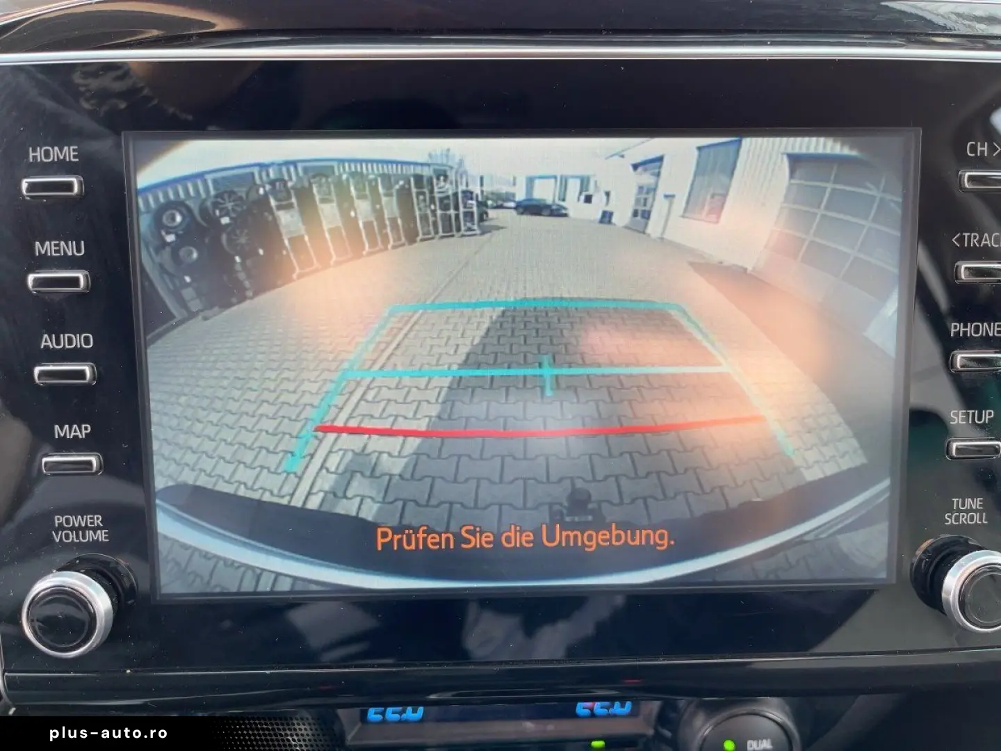 TOYOTA Hilux 2.8 D-4D Double Cab Comfort AHK Nav KAM SH