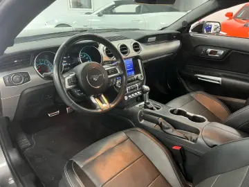 FORD Mustang GT 5 0l V8  LEDER   AUTOMATIK