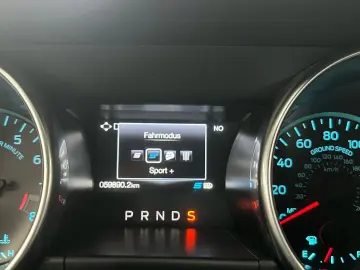 FORD Mustang GT 5 0l V8  LEDER   AUTOMATIK