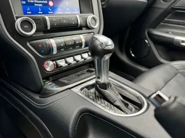 FORD Mustang 5.0 Ti-VCT V8 Fastback GT